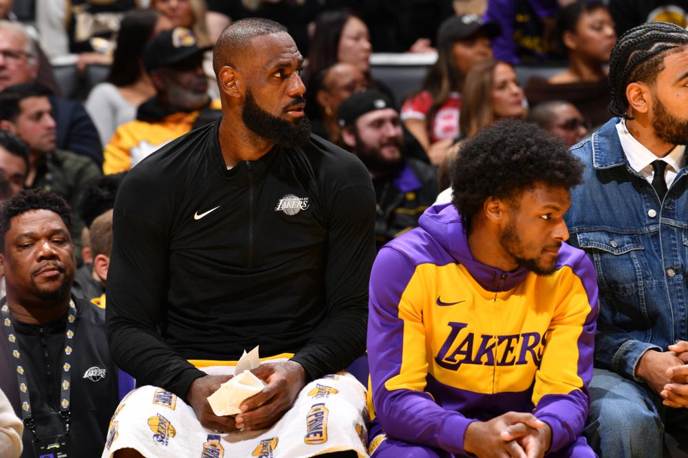 以强劲的表 以强劲的表